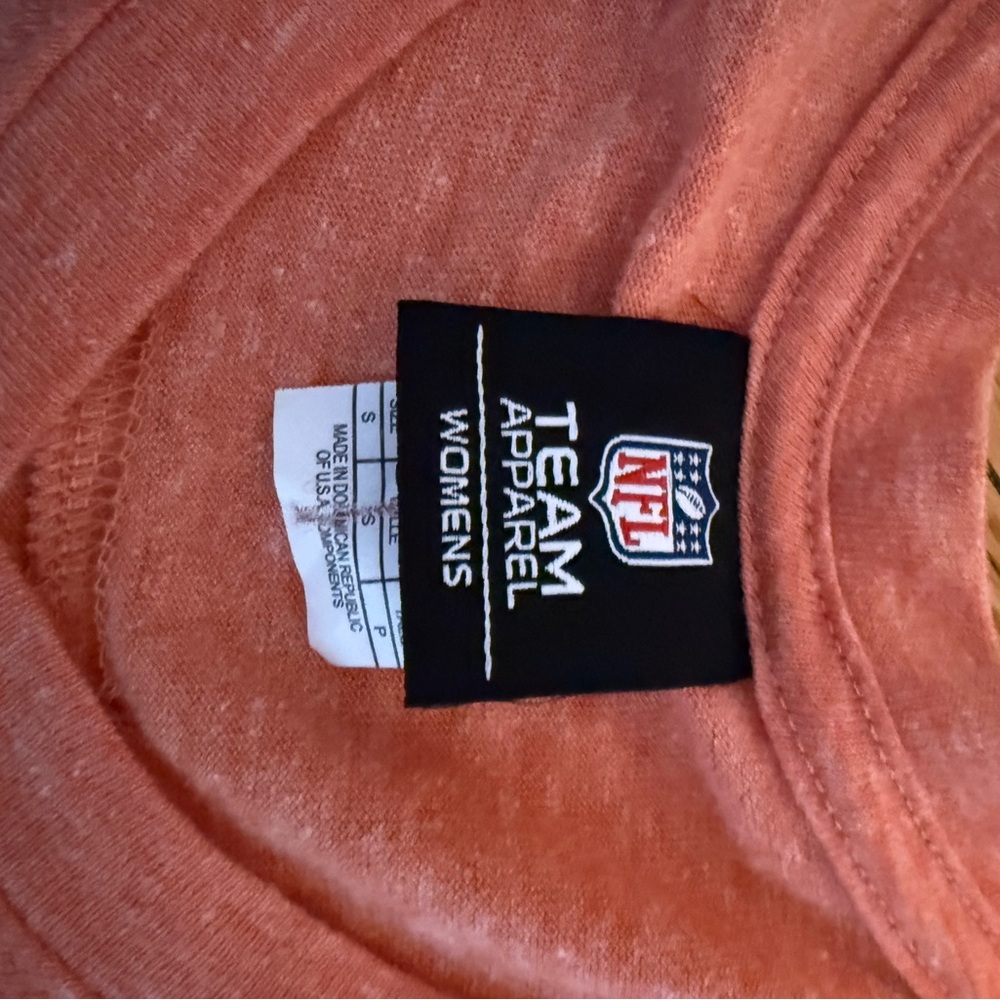 NFL Chicago Bears Womens Orange and Navy T-Shirt - Picture 2 of 2